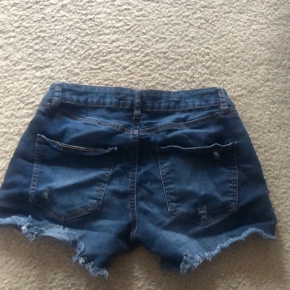 Classic ripped blue denim jean shorts - Picture 2 of 4